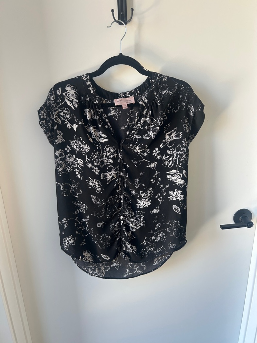 Philosophy Black Floral Button-Front Cap Sleeve Blouse